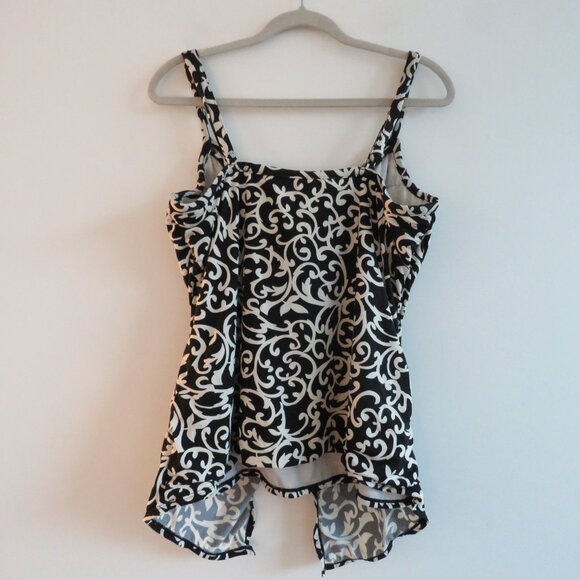 MIRACLESUIT Black and White Flyaway Swim Tankini in Love Scroll Knot - Size US 8 - Picture 7 of 13